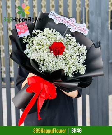Bó hoa baby trắng điểm 1 hồng đỏ giấy đen nơ đỏ to BH46