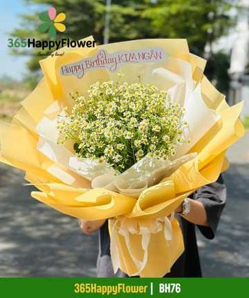 Bó hoa cúc tana trắng nhụy vàng gói giấy vàng nghệ BH76