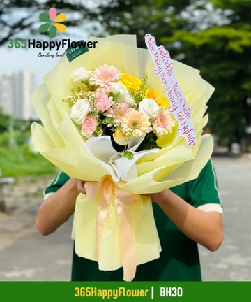 Bó hoa hồng trắng mix đồng tiền hồng giấy vàng chanh BH30