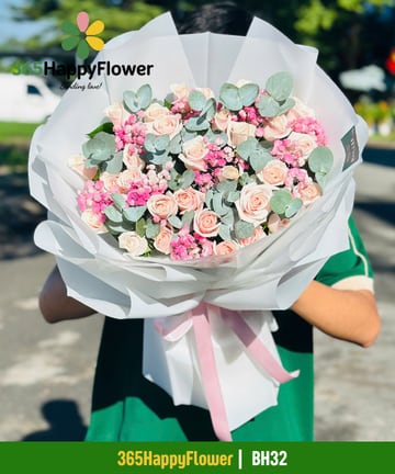 Bó hoa hồng kem phối baby hồng gói giấy trắng nhiều lớp BH32