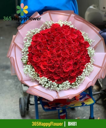 Bó hoa hồng đỏ khổ đại viền baby giấy hồng da BH81
