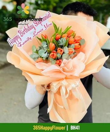 Bó hoa tulip cam đào phối bạc đô la gói giấy cam BH41