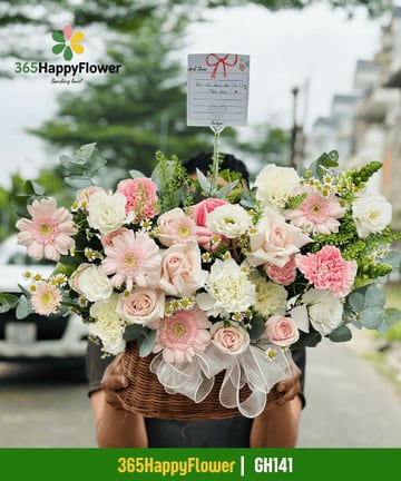 Giỏ hoa hồng phấn đồng tiền hồng cẩm chướng giỏ mây nâu GH141
