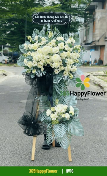 Kệ hoa viếng giá gỗ hồng trắng cúc mẫu đơn voan đen HV16